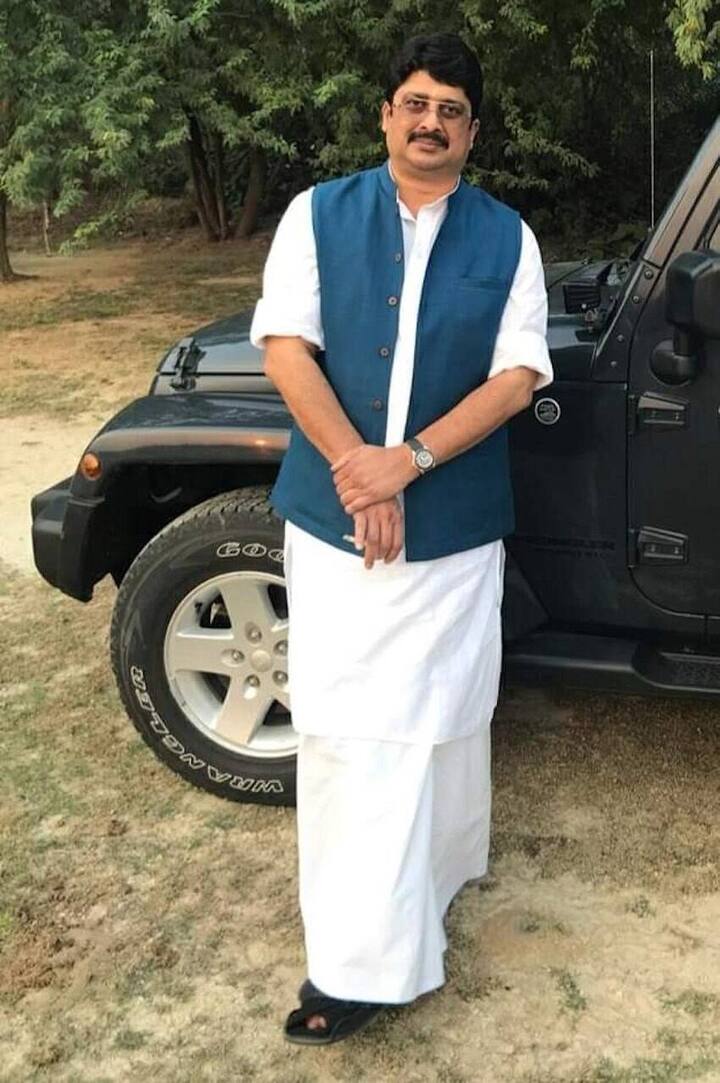 राजा भैया ने अपने इंटरव्यू में ये भी कहा था कि उसी तालाब में मेरे बच्चे भी कभी-कभार स्वीमिंग करते हैं. अगर उसमें मगरमच्छ होते तो क्या ये संभव था.