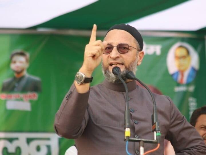 UP Election 2022: A major accident happened in Owaisi's door to door campaign, a worker got scorched after being hit by a high tension wire ann UP Election 2022: ओवैसी की डोर टू डोर कैंपेनिंग में हुआ बड़ा हादसा, एक कार्यकर्ता हाईटेंशन तार की चपेट में आकर झुलसा
