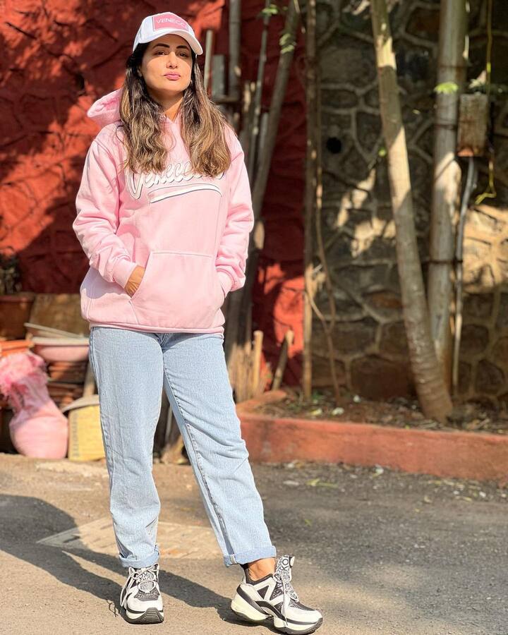 हिनाचा हा लूक एकदम कूल दिसतोय. (Photo:@realhinakhan/IG)
