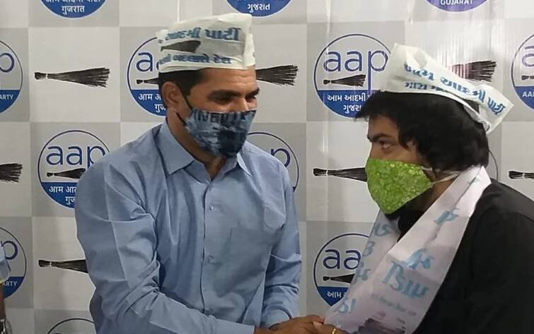 Big blow to 'Aap' in Gujarat, find out which folk singer and state vice president will join BJP today after resigning from 'Aap'? ગુજરાતમાં 'આપ'ને મોટો ફટકો, જાણો ક્યા લોકગાયક અને પ્રદેશ ઉપપ્રમુખ 'આપ'માંથી રાજીમાના પછી આજે ભાજપમાં જોડાશે ?