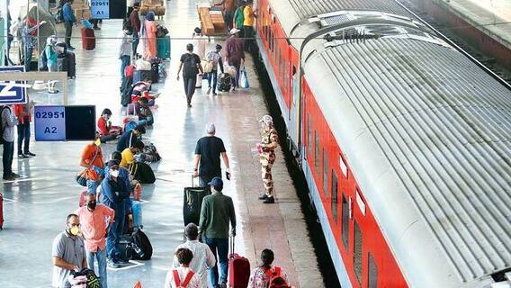 Indian Railways: रेलवे ने 350 से भी ज्यादा ट्रेनों को कर दिया कैंसिल, आपने भी कराया है रिजर्वेशन तो फटाफट चेक कर लें लिस्ट!