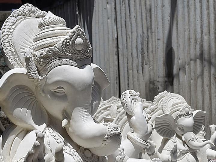 Before Making Plaster of Paris Ganesh murti must take precautions not to harm environment Ganesh Utsav 2022 : पीओपींच्या मूर्तीबाबत विविध पर्यायांवर चर्चा, सार्वजनिक गणेशोत्सव समन्वय समितीची पालिकेसोबत बैठक