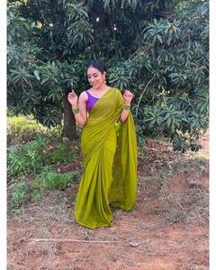 Actress Srinidhi: பச்சை நிற சேலையில் மனதை மயக்கும் சீரியல் நடிகை ஶ்ரீநிதியின் லேட்டஸ்ட் க்ளிக்ஸ் !