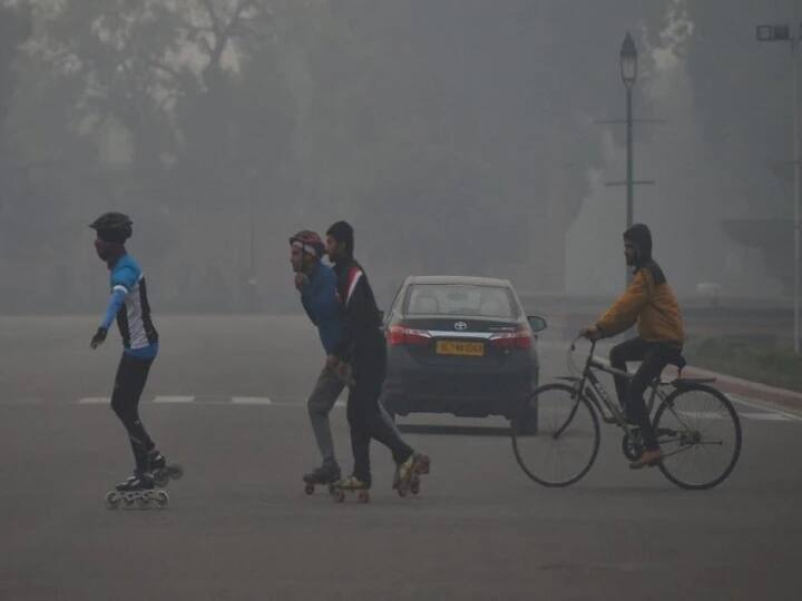 cold in Delhi temperature fall Meteorological Department issued alert cold on Monday ANN Delhi Weather News: राष्ट्रीय राजधानी दिल्ली में इस हफ्ते भी जारी रहेगा सर्दी का 'सितम',  जानिए कितना सताएगी सर्दी