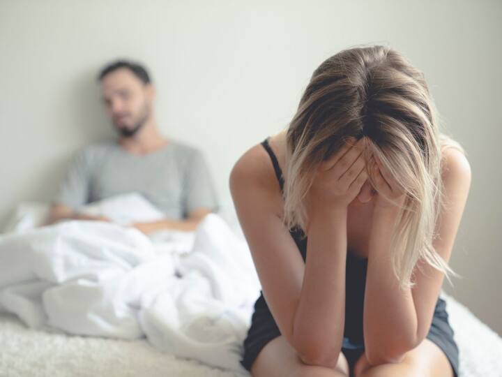 karnataka hiv positive man hides status wife files complaint against him உடலுறவை தவிர்த்து வந்த எச்.ஐ.வியால் பாதிக்கப்பட்ட கணவன் - காவல்நிலையத்தில் புகாரளித்த மனைவி...