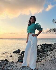 Sunny Leone: সানির সূর্যাস্ত উপভোগ, চোখ সরাতে পারছেন না নেটিজেনরা