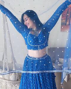 Sai Lokur: 'बिग बॉस मराठी' फेम सईचं नवं फोटोशूट; पाहा फोटो