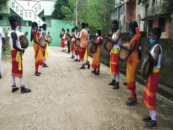 விருத்தாசலத்தில் கவனத்தை ஈர்த்த தாய் மாமன் சீர் - பறையிசை மேளத்துடன் மாட்டு வண்டியில் உறவினர்களோடு ஊர்வலம்