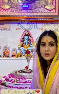 Khajrana Ganesh Mandir: शूटिंग से समय निकालकर मां के साथ इंदौर के गणेश मंदिर पहुंची Sara Ali Khan, देखें तस्वीरें