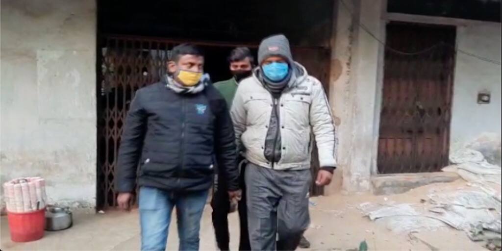 West Burdwan on charges of stealing coal employee of company arrested Coal Case: হাতেনাতে পাকড়াও, কয়লা চুরির অভিযোগে গ্রেফতার খোদ খনি কর্মী