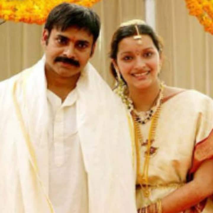 एक्टर पवन कल्याण (Pawan Kalyan) ने रेनू से 2009 में शादी की थी. शादी के तीन साल बाद 2012 में ही इनका तलाक हो गया. दोनों के दो बच्चे हैं अकीरा नंदन और आद्या.