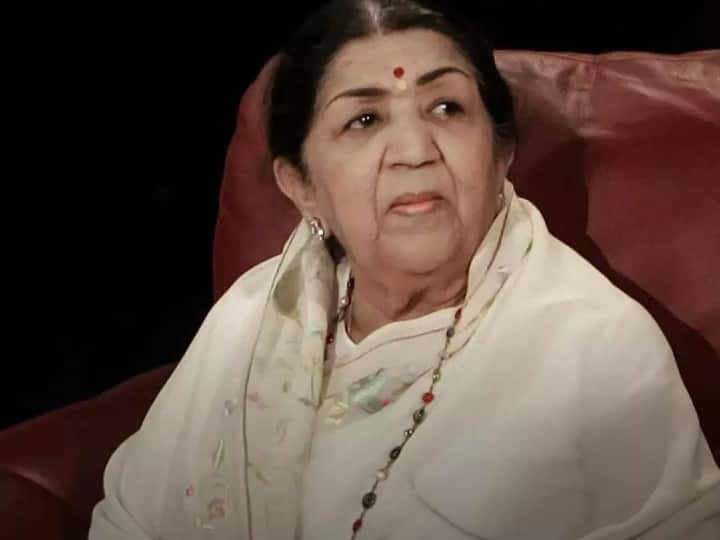 Lata Mangeshkar Health Update, lata mangeshkar tweet Lata Mangeshkar Health Update : प्रकृतीविषयी तर्क-वितर्क, लता मंगेशकरांनी ट्वीट करत चर्चेला दिला पूर्णविराम