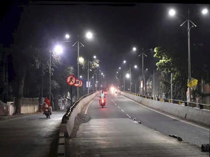 Night Curfew Violation: சென்னையில் நேற்று இரவு நேர ஊரடங்கை மீறியதாக 95 வழக்குகள் பதிவு..185 வாகனங்கள் பறிமுதல் !