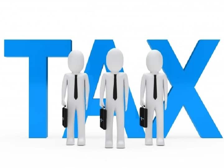 नेशनल सेविंग सर्टिफिकेट (NSC) में आप पोस्ट ऑफिस के द्वारा निवेश कर सकते हैं. इस स्कीम में निवेश पर आपको 6.8 प्रतिशत ब्याज दर मिलता है. इसके साथ ही 1.5 लाख रुपये के निवेश पर आपको टैक्स में छूट मिल सकती है. (PC: Freepik)