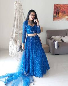 Sai Lokur: 'बिग बॉस मराठी' फेम सईचं नवं फोटोशूट; पाहा फोटो