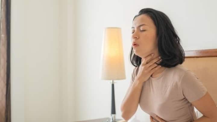 শীতকাল মানেই বাড়তি সতর্কতা। একটু এদিক ওদিক হলেই গলাব্যথা, সর্দি কাশি। তার মধ্যে গলাব্যথা করোনারও উপসর্গ।