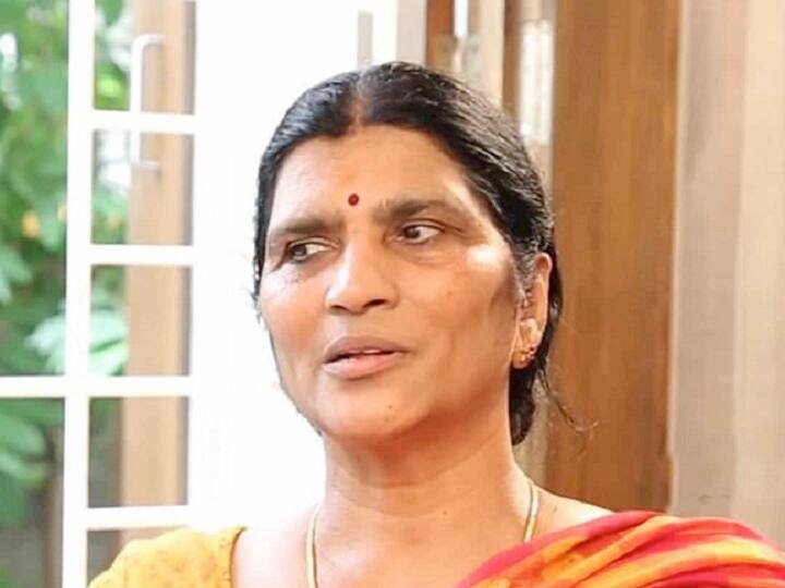 I Spoke with NTR's soul says NTR Wife Lakshmi Parvathi in Hyderabad NTR Ghat NTR Death Anniversary: ఎన్టీఆర్ ఆత్మ ఆ అమ్మాయిలోకి వెళ్లి నాతో మాట్లాడింది, 26 ఏళ్ల తర్వాత ఆ సీక్రెట్ చెప్తున్నా.. లక్ష్మీ పార్వతి వ్యాఖ్యలు