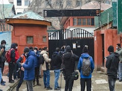 Kashmir Press Club Closure Worst Kind Of State Heavy Handedness: Editors Guild Of India