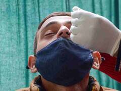 Delhi में Corona मामलों के साथ संक्रमण दर में भी आई कमी, लेकिन मौत के आंकड़ों में फिर हुई बढ़ोतरी