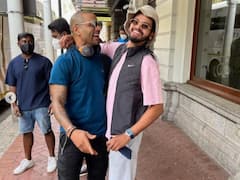 IND vs SA ODI Series: वनडे सीरीज से पहले Shreyas Iyer के साथ मजाकिया अंदाज में दिखे Shikhar Dhawan, देखिए तस्वीरें