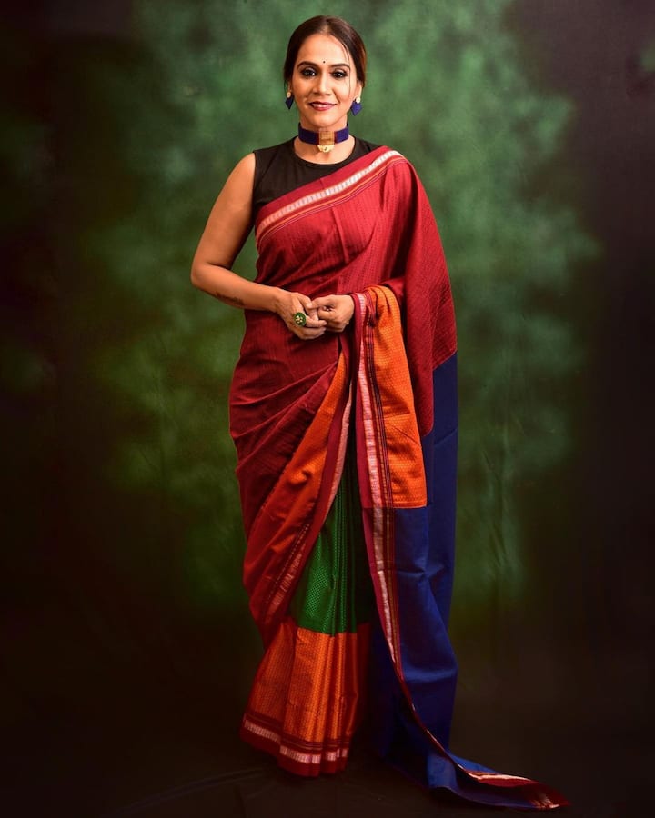 अभिनेते, दिग्दर्शक प्रसाद ओक आणि मंजिरी ओक हे मराठी चित्रपटसृष्टीतील आदर्श जोडपं म्हणून ओळखलं जातं.