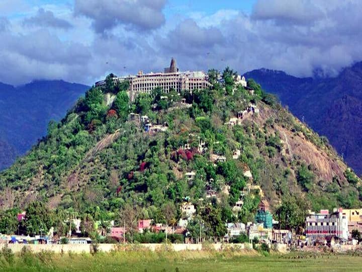 Thaipusam Festival: Devotees returning home after visiting Ganesha at the foot of Palani hill தைப்பூசத்திருவிழா: பழனி மலை அடிவாரத்தில் விநாயகரை தரிசித்துவிட்டு ஊர் திரும்பும் பக்தர்கள்