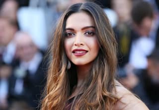 દીપિકા પાદુકોણના 'ગહરાઇયાં'ના હૉટ સીન પર આ એક્ટર ગિન્નાયો, બોલ્યો- ઇજ્જત ભર્યા બજારમાં................