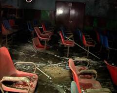 Mullick Bazar Fire: প্রেক্ষাগৃহের ভিতর থেকে এখনও বেরোচ্ছে ধোঁয়া, এলাকায় আতঙ্ক| Bangla News