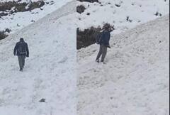 40 ਕਿਲੋਮੀਟਰ ਬਰਫ਼ 'ਚ ਪੈਦਲ ਚੱਲ ਕੇ ਸਿਹਤ ਕਰਮੀਆਂ ਨੇ ਕੀਤਾ ਬੱਚਿਆਂ ਦਾ ਟੀਕਾਕਰਨ