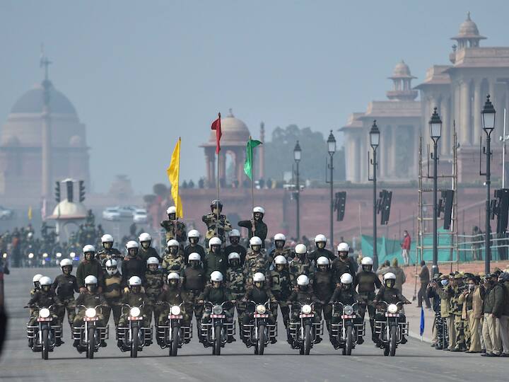 Republic day parade to start 30 minutes late than scheduled time For first time in 75 years Republic Day 2022: 75 साल में पहली बार 30 मिनट देरी से शुरू होगी गणतंत्र दिवस परेड, जानिए वजह