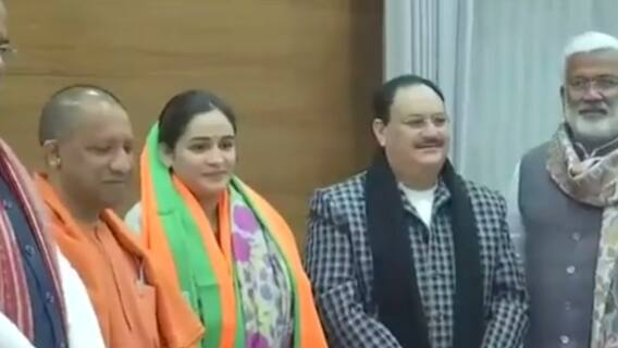 UP Election 2022: Aparna Yadav के BJP में जाने से Akhilesh खुश? BJP को क्या लाभ होगा?