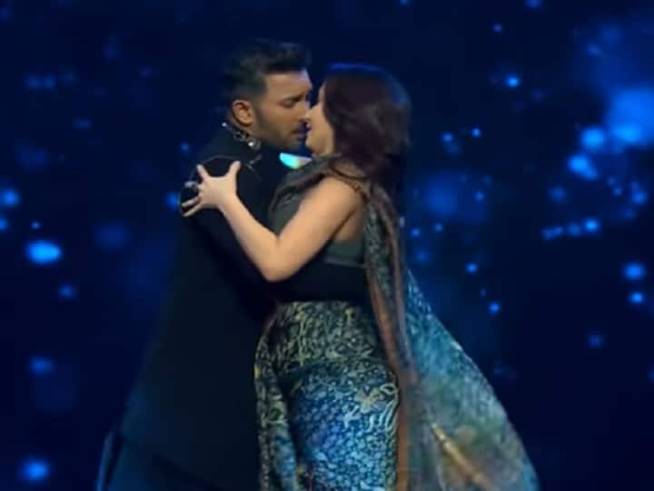 Nora Fatehi And Choreographer Terence Lewis Fire On Stage With Their Sensuous Dance WATCH