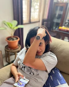 Anasuya Bharadwaj: ఆయన ఇచ్చిన గిఫ్ట్ అంటూ తెగ మురిసిపోతున్న అనసూయ