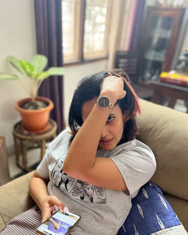 సోషల్ మీడియాలో దూకుడు మీదుండే యాంకర్ అనసూయ నిత్యం ఏవో ఒక ఫొటోస్ షేర్ చేస్తుంటుంది. తాజాగా తనకు కొత్త బహుమతి వచ్చిందంటూ కొన్ని ఫొటోస్ షేర్ చేసింది. ఇప్పుడా ఫొటోస్ వైరల్ అవుతున్నాయి.