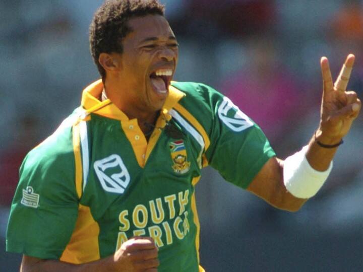 मखाया नतिनी ने भी भारत के खिलाफ 20 वनडे मैच खेले हैं. इन्होंने 28 की बॉलिंग औसत के साथ 25 विकेट चटकाए हैं. ये लिस्ट में 10वें नंबर पर हैं.