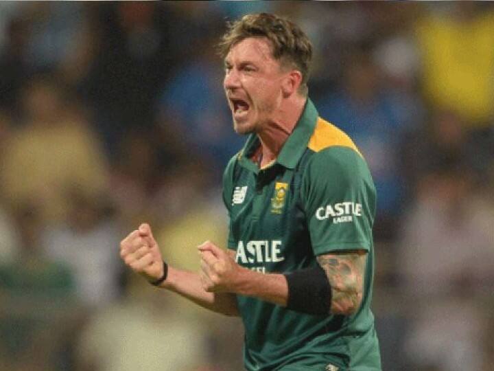 पिछले साल क्रिकेट को अलविदा कह चुके डेल स्टेन भारत-दक्षिण अफ्रीका वनडे मैचों में चौथे सबसे सफल गेंदबाज रहे हैं. स्टेन ने महज 18 मैचों में ही 34 विकेट हासिल किए हैं. इस दौरान इनका बॉलिंग औसत 22 का रहा.