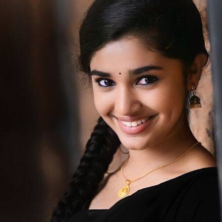 கோலிவுட்டில் இவரை நடிக்கவைக்க பேச்சுவார்த்தை நடைபெற்று வருகிறது.