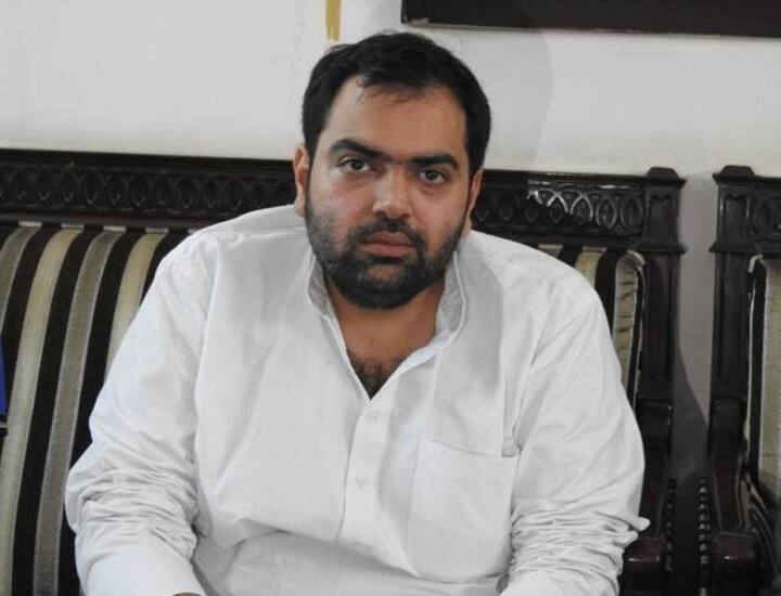 बता दें कि चिरंजीवी राव हरियाणा सरकार में पूर्व में ऊर्जा मंत्री रहे डॉ. अजय यादव के बेटे हैं. चिरंजीवी हरियाणा यूथ कांग्रेस के पूर्व अध्यक्ष भी रह चुके हैं.