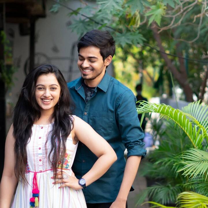 బెస్ట్ ఇరిటేటర్ అంటూ తమ్ముడితో ఉన్న ఫొటోస్ షేర్ చేసిన కస్తూరి సీరియల్ ఫేమ్ ఐశ్వర్య పిస్సె (Image Credit: Aishwarya Pisse / Instagram)