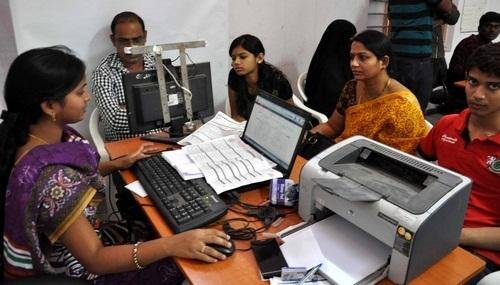 UIDAI ने बताया है कि खुले बाजार से पीवीसी आधार की कॉपी को लेने का हम विरोध करते हैं क्योंकि इसमें कोई सुरक्षा विशेष नहीं होती है.