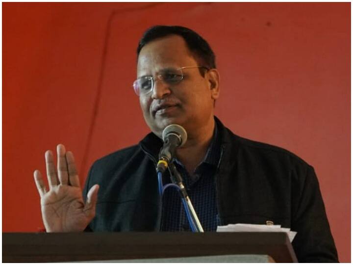 Covid-19 cases decreased in aap Delhi Health Minister Satyendra Jain said if continue low positivity rate might consider removing restrictions ann Delhi में घटे Covid-19 के मामले, स्वास्थ्य मंत्री ने कहा- Positivity Rate कम रहा तो प्रतिबंध हटाने पर कर सकते हैं विचार