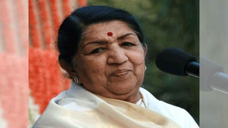 Lata Mangeshkar's Health: Singer Lata Mangeshkar Ji is still in ICU, we are trying our best to ensure she recovers soon, said doctor Lata Mangeshkar's Health: আইসিইউতেই লতা মঙ্গেশকর, 'আরোগ্য কামনায় প্রার্থনা করুন', বলছেন চিকিৎসকরা