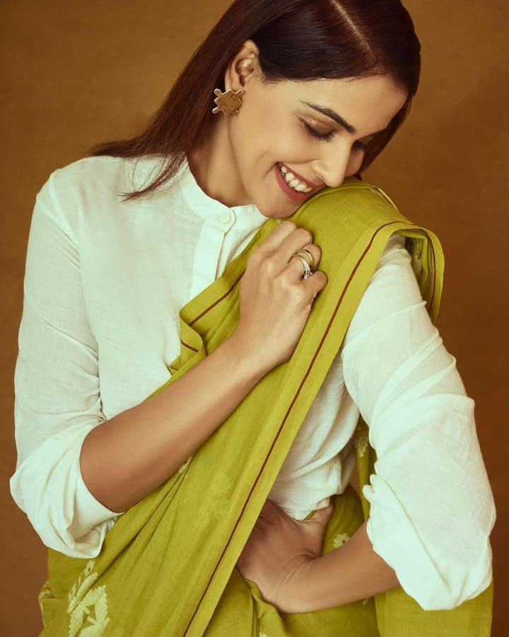 చీరకట్టులో జెనీలియా -Image credit: Genelia Dsouza/Instagram