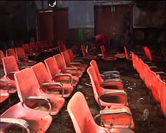 Mullick Bazar Fire: মল্লিকবাজারে বন্ধ সিনেমা হল বিধ্বংসী অগ্নিকাণ্ডের তদন্তে ঘটনাস্থলে ফরেন্সিক দল| Bangla News