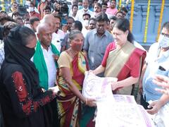 காஞ்சிபுரம் கோயிலில் சாமி தரசினம்.. பொதுமக்களுக்கு நலத்திட்ட உதவிகள்...! தைப்பூசத்தை கொண்டாடிய சசிகலா!