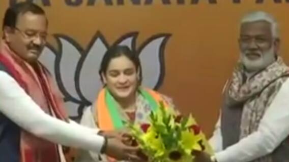 UP Election 2022: BJP में शामिल हुईं Aparna Yadav, कहा-'PM Modi से प्रभावित हूं'