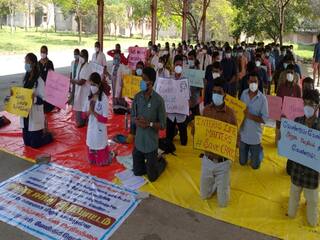 6ஆவது நாளாக முட்டிபோட்டு போராட்டம் நடத்தும் பயிற்சி மருத்துவர்கள் - ஏன் தெரியுமா?