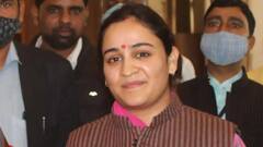 Aparna Yadav के BJP में शामिल होने पर क्या बोलीं Swami Prasad Maurya की बेटी | इंडिया चाहता है