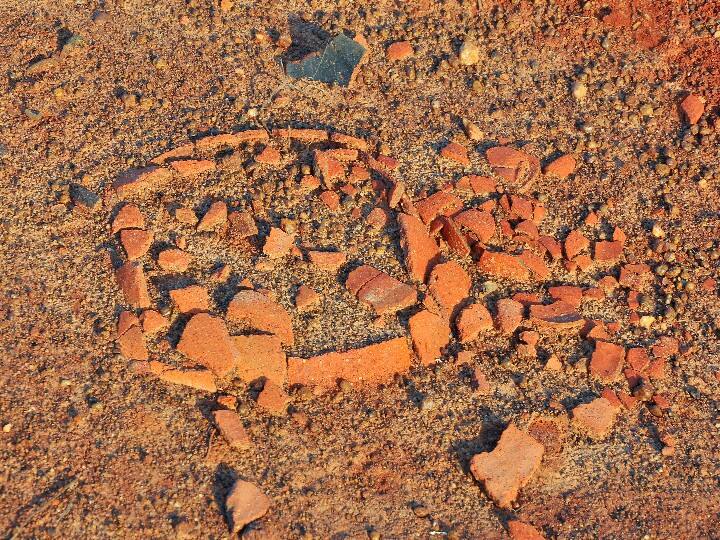 In Sivagangai, the remains of ancient people have been found in archaeological remains முதுமக்கள் தாழி ; இரும்பு பொருளின் எச்சம்.. அகழாய்வால் சிவகங்கையில் ஏற்பட்ட மகிழ்ச்சி..