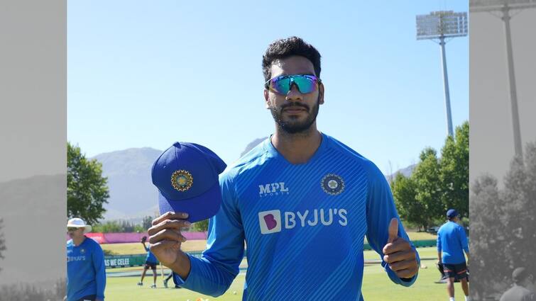 'Seems only you and I are looking at him as all-rounder': Former India cricketers baffled at Iyer not bowling in 1st ODI Ind vs SA, 1st ODI: অভিষেক ম্যাচে বল পেলেন না ভেঙ্কটেশ, কী বললেন গম্ভীর, চোপড়া?